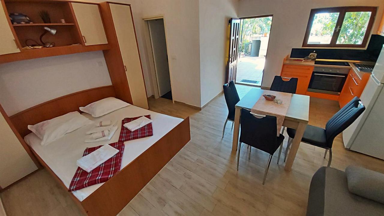 Apartments Gajo Omiš Esterno foto