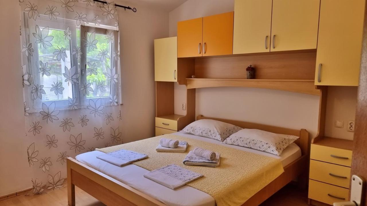 Apartments Gajo Omiš Esterno foto