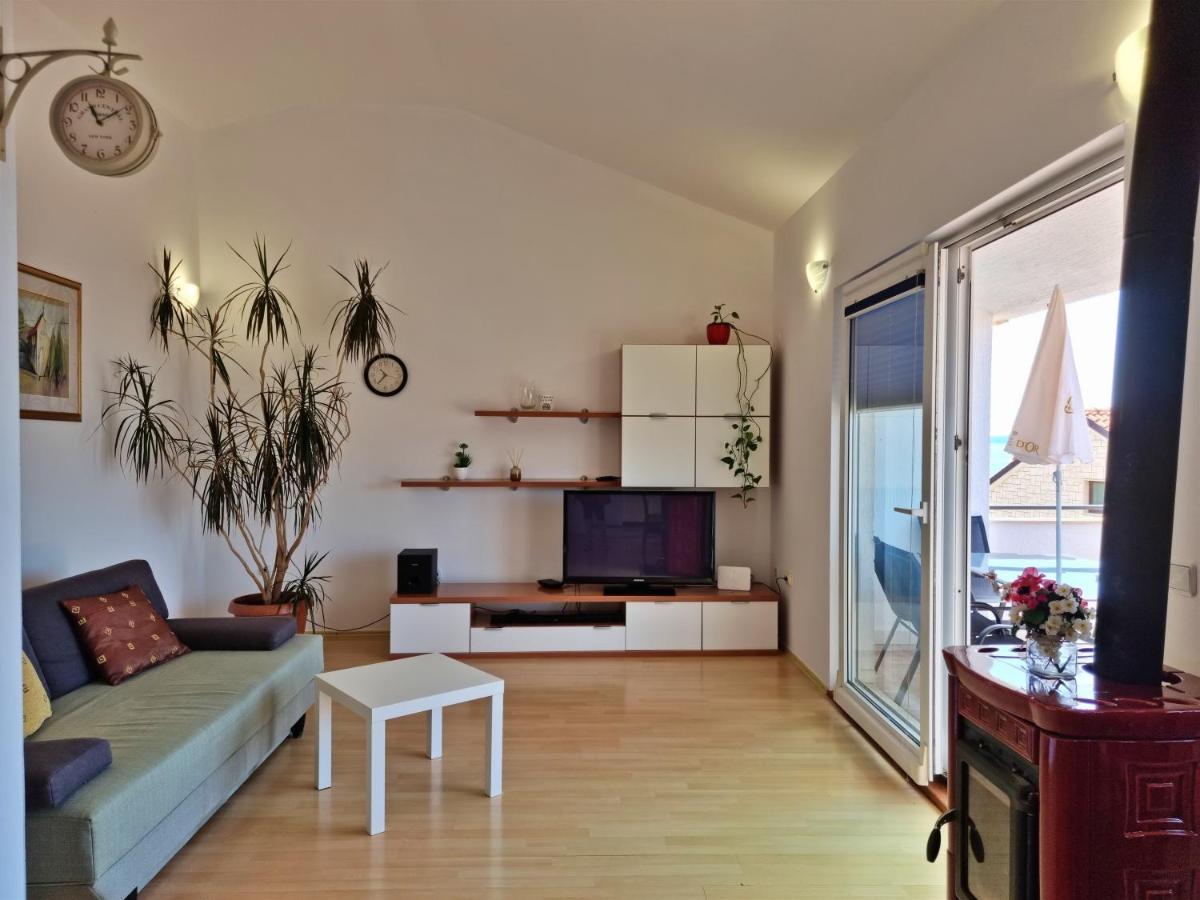 Apartments Gajo Omiš Esterno foto